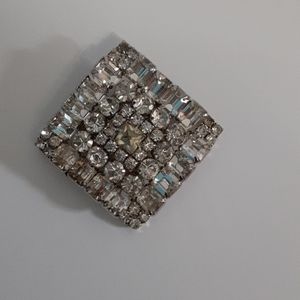 Vintage  diamond  shaped clear rhinestone brooche